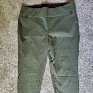 NWOT Maurices XL Crop Pants